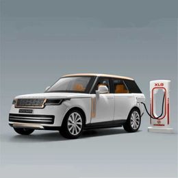 Diecast Model Cars 1/24 Range Rover SUV alloy car model die cast metal off-road car model sound and light simulation series childrens toy giftsL2405