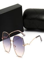 515 Womens Sunglasses HD PC Frame Black Lens UV400 Oval Face Designer Fashion Gold Sun Glasses Driving Holiday Sunglasses 5081340
