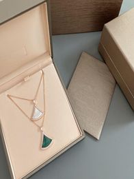 Designers necklace luxurys jewelry pendant necklaces Elegant Crosses design versatile trendy style Christmas Valentine Day jewelry6984738
