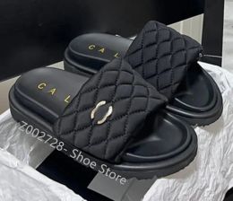Sandals Paris Luxury Designer Women's Sandals Quilted Double Layer Diamond Jelly Style Casual Men's and Women's Flat Shoes Beach Women's S