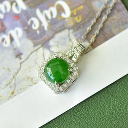 Pendant Necklaces Inlaid Natural Hetian Jade Square Jasper Emerald Necklace Accessories For Girlfriends Fashion Simple Clavicle Chain