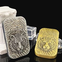 New Creative Emed Tiger Lighter Windproof Cigarette Lighter Men Bar Smoking Oil Lighter Accessories