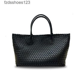 Large Handheld 2024 Woven Luxury Women Cowhide Basket Lady Ha Totes Bag Underarm New Bottegaas Female Bags Extra Holder Tote Capacity Venetas Cabat DDL2