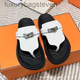 Fashion Original h Designer Slippers Beach Flat Bottomed Leather Second Uncle Half Mop Sandals h Flip Flops for Women Wearing Highend with 1:1 Brand Logo