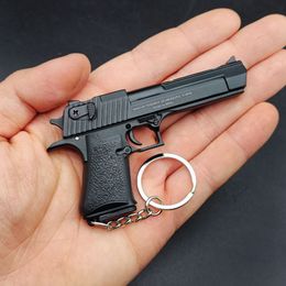 Full Black Cool Desert Eagle Pistol Guns Toy Fidget Keychain Mini Metal Desert Eagle Portable Keyring Disassemble Model Toy Accessories 042