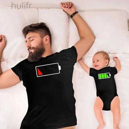 Family Matching Outfits Funny Battery Print Family T Shirt Daddy Son Family Matching T-shirts Parent-child Family Clothes Kids Casual Tops Tee d240507