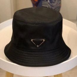 Bucket Hat Mens Cap Women Hats Designer Beach Fitted Visor Straw Baseball Sun Caps for Men Designers Cowboy Luxury Strawberry O7G2#