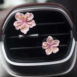 Upgrade Peach Daisy Flower Perfume Clip Car Aromatherapy Air Conditioner Fresh Interior Decoration Aromatizante Para Auto