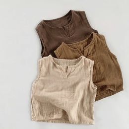 Childrens clothing sleeveless cotton linen solid Colour childrens casual top Korean Japanese style 1-6-year-old baby boy girl summer T-shirt 240424