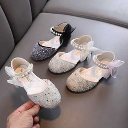 Sandals 2024 New Kids Sandals for Girls Summer Princess Pearl Bowknot Dance Sandals Fashion Sweet Children Wedding Dress Shoes Non-slip