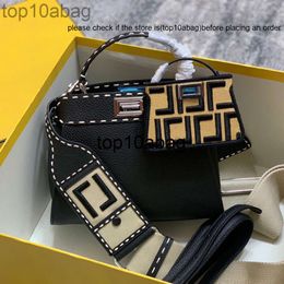 fendig bags f bag Bags Designer Women Brooch Baguette Bag Fashion Claic Baguettes Handbags Woman Big Chain Strap Underarm Handbag Luxurys s 2024 top fendiba