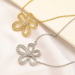 Brand originality Xiaoxiangfeng Van Simple Flower Brass Inlaid Zircon Gold Plated Necklace Neckchain Collar Chain Female Jewellery