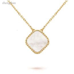 Four Leaf Clover Necklace Designer Jewellery Pendant Necklaces 18 styles Heart Gold Sier Rose Plated Link Chain White Green Red lucky flower mother of pearl for 8733
