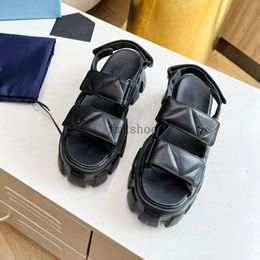 Designer Women slippers Sandals Flat Slides Flip Flops Summer genuine Triangle leather Outdoor Loafers Bath Shoes Beachwear Slippers Black White 5.7 03