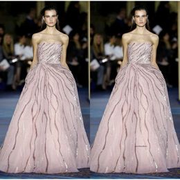 Zuhairmurad Customized A Line Evening Dresses Strapless Sleeveless Formal Dress Tulle Lace Sequins Sweep Train Party Bridesmaid Gown 0431