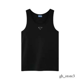 Praada Vest Designer T-shirt Tees Mens Tank Tops Pra T Shirts Summer Slim Fit Sports Breathable Sweat-absorbing Black Underwear Bottom Top Fashion Men's Prades 448