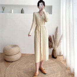 Casual Dresses 2024 High Waist V-Neck Maxi For Women Autumn Winter Knit Slim Long Dress Women's Vintage Woman Retro Elegant R104