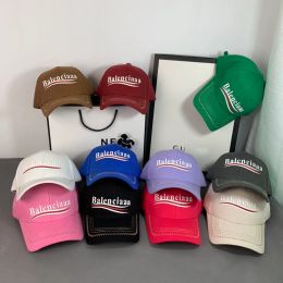 Caps Sports Designer Ball Cap Lovers the Same Style with Holes Embroidered Letters Women's Travel Photos Outdoor Sunscreen Caps