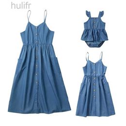 Family Matching Outfits 2024 Fashion Mommy and Me Clothes Family Set Tank Mother Daughter Matching Dresses Denim Mom Baby Women Girls Cotton Outfits d240507