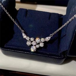 2024 Ins Elegant Sweet Cute Water Pendant Luxury Jewellery 925 Sterling Silver Round Cut White Moissanite Diamond Party Women Wedding Clavicle Necklace Gift