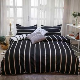 Bedding sets Lightweight hotel luxury down duvet cover 3-piece set black and white vertical stripes ultra soft ultra-fine Fibre breathable comfortable cover J240507