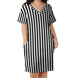 Casual Dresses Vertical Striped Dress Summer Black And White Vintage Womens Short Sleeve Design Aesthetic Big Size