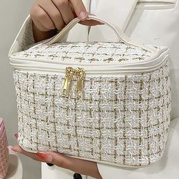 Cosmetic Organiser Large Woven Cloth Makeup Bag for Travel Fashionable Cosmetic Pouch Organiser Stylish and Practical Y240503