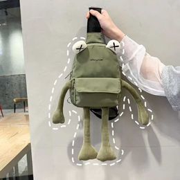 DIAPER Väskor Intressant Cross Body Bag Ny Creative Simulation Frog Breast Bag Male and Female Nisch Shopping Bag liten axel Bagl240502