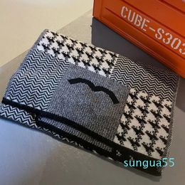 Designers Cashmere Jacquard Long Scarf for Women Designer Houndstooth Knit Scarves Quilting High Quality Head Scarfs Shawl