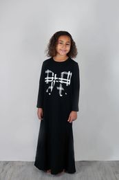 Flickor nattklänning långa ärmar kläder svart bomull med bågpläd tryckta barn sommar och vår maxi klänning avslappnade klänningar 240507