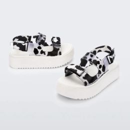 Sandals 2023 Melissa Adult Muffin Thick Soled Shoes Retro Women's Sports Cow Print Casual Beach Shoe Ladies Nonslip Jelly Sandals MN073