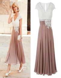 2020 Formal Plus Size Champagne Mother Of The Bride Dresses V Neck White Lace Appliques Beads Cap Sleeves Tea Length Wedding Guest4583499