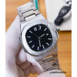 الكلاسيكية 5711 Wristwatch Designer Men Women Wristwatches Quality Quartz Chronograph Watch Stainless Strap Strap Gentleman Watches Business Wristwatch 63921