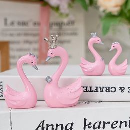 Crown White Swan Black Desktop Bookcase Ornaments Pink Flamingo Resin Cake Decor Girls Favor Birthday Gifts Wedding 240427