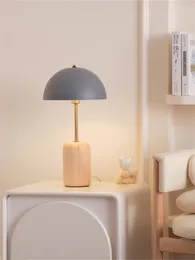 Table Lamps Nordic Wood Mushroom Bedroom Bedside Lamp Modern Light Luxury Solid Touch Eye Protection Desk Lights Fixtures