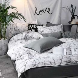 Bedding sets Bedding items down duvet covers marble patterns comfort covers envelopes pillowcases and zippered down duvet covers J240507