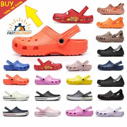 classic sandals designer slides sandal mens womens shoes red colors Summer thick comfortable new fire pink Thick Sole Slipper outdoor Kitten Heel style brand