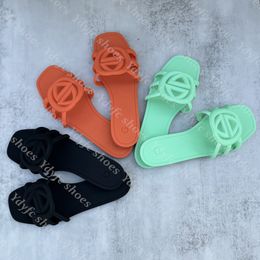 2024 Sandals de designer Mulheres entrelaçadas G Slides Slipers de borracha Ladies Script de geléia de praia plana Laranja laranja e outono