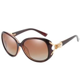 2019 High-end Women's Sunglasses Brand designer ladies metal pearl frame sunglasses fox head design beach protective sunglasses UV 271b
