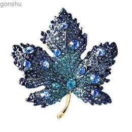 Pins Brooches Water Diamond Red Maple Leaf Vintage Blue Maple Leaf Water Diamond Crystal Pendant Womens brooch Luxury Accessories Gift Set WX