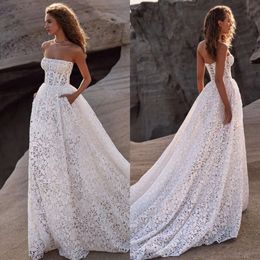 Eine Milla -Linie Bohemia Nova Kleider für Braut trägerloser Spitze Hochzeitskleid Rückenfreier Designer Brautkleider Sweep Zug