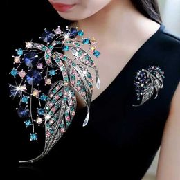 Pins Brooches Baroque retro leaf shaped colorful rhinestone hollow Brooch womens badge elegant coat set chest pin jewelry gift WX