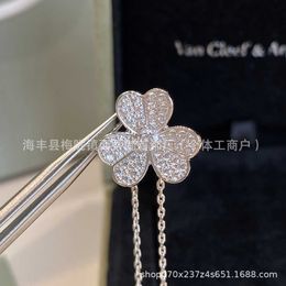 Fashion Van Lucky Diamond Clover Halskette für Frauen 925 Silber Voller Präzision Blütenblatt Anhänger mit Kragenkette mit Logo