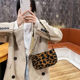 Shoulder Bags Plush Animal Material Messenger Original Design Tote Leopard Pattern Large Capacity Shopping Handbag