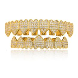 Hiphop Iced Out Zircon Heart Shape Tooth Body Piercing Jewelry Gold Cubic Zirconia Teeth Grills 8/8 Bottom Top Cap Set 240418