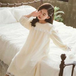 Pajamas Girls pajamas in winter princess style long sleeved flannel warm coral velvet lace pajamas breathable solid color baby pajamasL2405