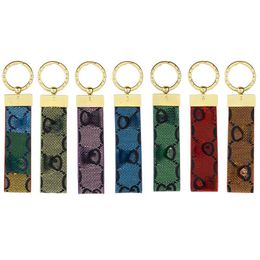 High quality leather Keychain Classic Exquisite Luxury Designer car keychain Zinc alloy Letters Men's and women's universal lanyard metal small pendant top13
