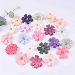 Decorative Flowers Wreaths 50PCS 4.5CM Silk Daisy Head MINI Wedding Home Decoration DIY Scrapbook Fake Plant Christmas Wreath Headdress flores artificiales