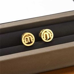 Stud French Light Luxury Letter Circular Hollow Earrings For WOMEN Niche High-End All-Match Fashion Simple Charm Jewelry J240506