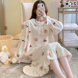 Women's Sleep Lounge Plus size long sleeved thick warm flannel printed womens evening dress new winter cute lace pajama evening dressL2405